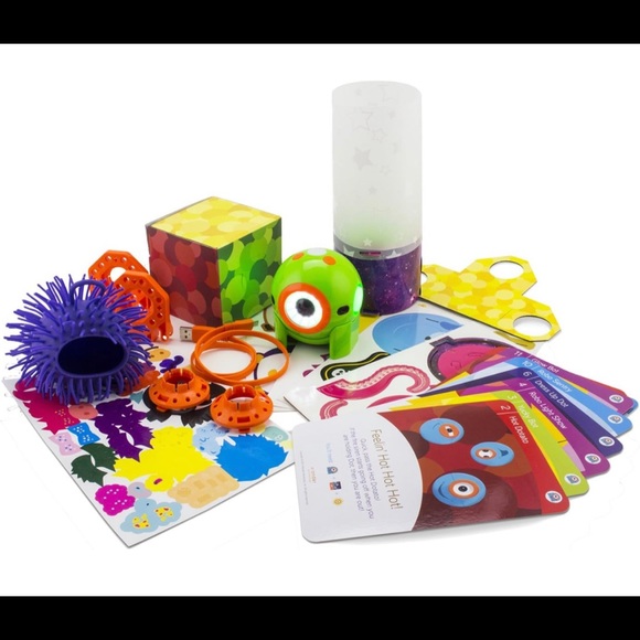 Wonder Workshop Dot Creativity Kit Robot - Picture 4 of 5